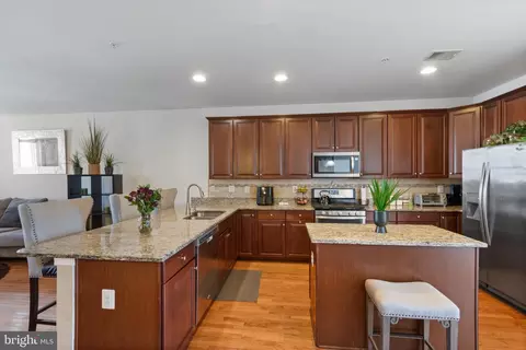 6220 Mckay Cir, Baltimore, MD 21237 photo 3