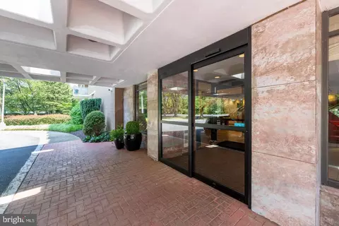 1 Slade Ave #201, Pikesville, MD 21208