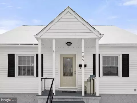 1709 Leslie Rd, Dundalk, MD 21222