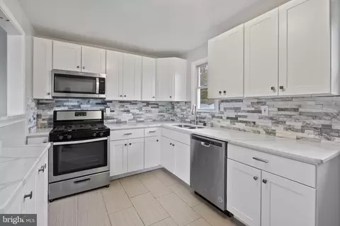 5709 Van Dyke Rd, Baltimore, MD 21206 photo 3
