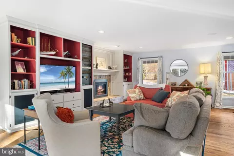Living - 14209 Sawmill Ct, Phoenix, MD 21131 photo 1 of 2