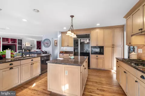Kitchen - 14209 Sawmill Ct, Phoenix, MD 21131 photo 2 of 3