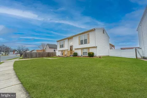 7113 Olivia Rd, Middle River, MD 21220