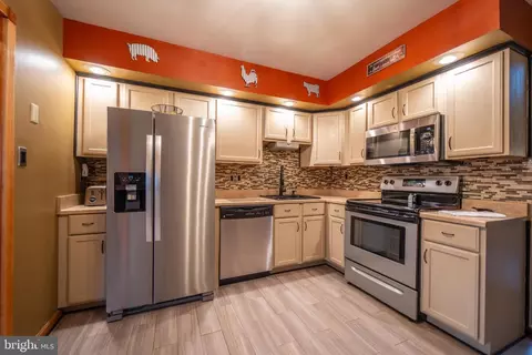 7113 Olivia Rd, Middle River, MD 21220 photo 4