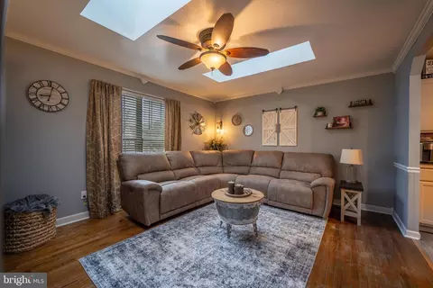 7113 Olivia Rd, Middle River, MD 21220 photo 2