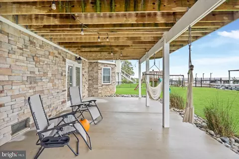 Exterior - 8901 Chesapeake Ave, Sparrows Point, MD 21219 photo 9 of 12