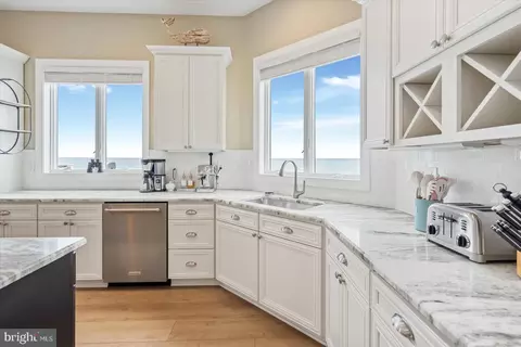 Kitchen - 8901 Chesapeake Ave, Sparrows Point, MD 21219 photo 9 of 11