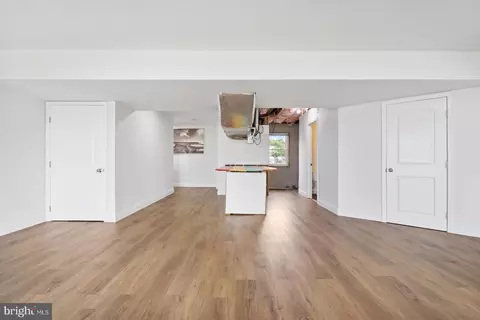 Entry Way - 8901 Chesapeake Ave, Sparrows Point, MD 21219 photo 4 of 8