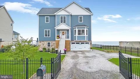 Exterior - 8901 Chesapeake Ave, Sparrows Point, MD 21219 photo 2 of 12