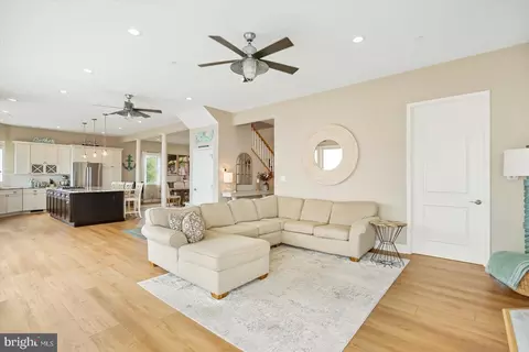 Living - 8901 Chesapeake Ave, Sparrows Point, MD 21219 photo 1 of 3