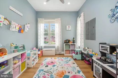 Entry Way - 8901 Chesapeake Ave, Sparrows Point, MD 21219 photo 3 of 8