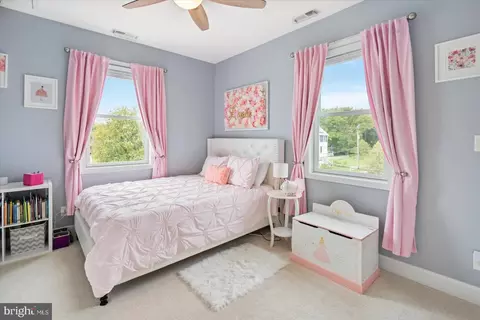 Bedroom - 8901 Chesapeake Ave, Sparrows Point, MD 21219 photo 4 of 8
