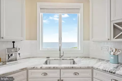 Kitchen - 8901 Chesapeake Ave, Sparrows Point, MD 21219 photo 10 of 11