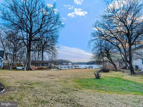 6705 S River Dr, Middle River, MD 21220 photo 2