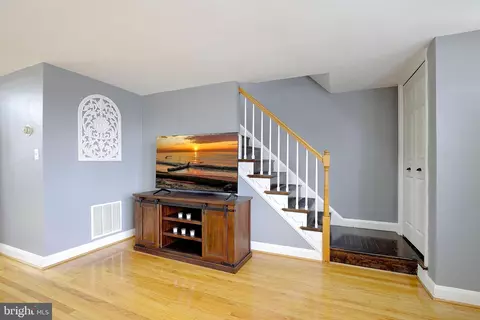 1244 Newfield Rd, Gwynn Oak, MD 21207 photo 3