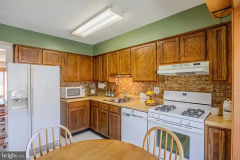 5 Sylvanhurst, Nottingham, MD 21236 photo 8