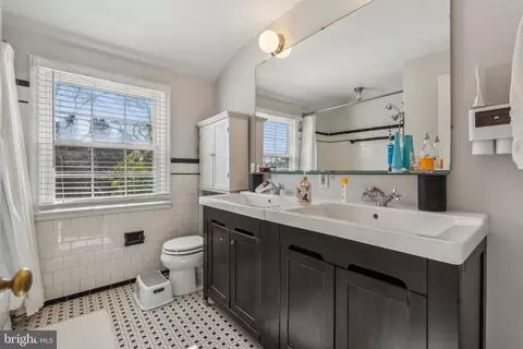 Bath - 7002 Bellona Ave, Baltimore, MD 21212 photo 2 of 2