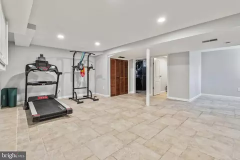 Entry Way - 7002 Bellona Ave, Baltimore, MD 21212 photo 2 of 3