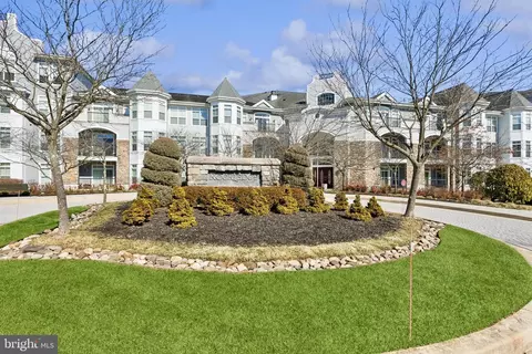 2800 Stone Cliff Dr #209, Baltimore, MD 21209
