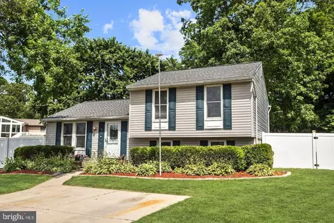 8 Sweet Gum Ct, Essex, MD 21221