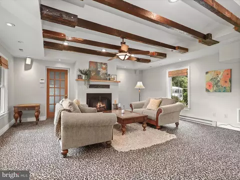 Living - 4932 Jenkins Ln, Baldwin, MD 21013 photo 1 of 6