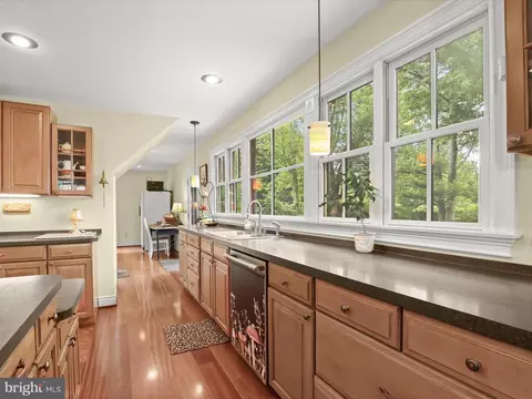 Kitchen - 4932 Jenkins Ln, Baldwin, MD 21013 photo 5 of 6