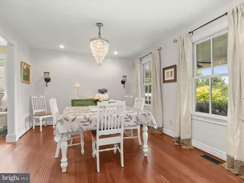 Dining - 4932 Jenkins Ln, Baldwin, MD 21013 photo 3 of 3