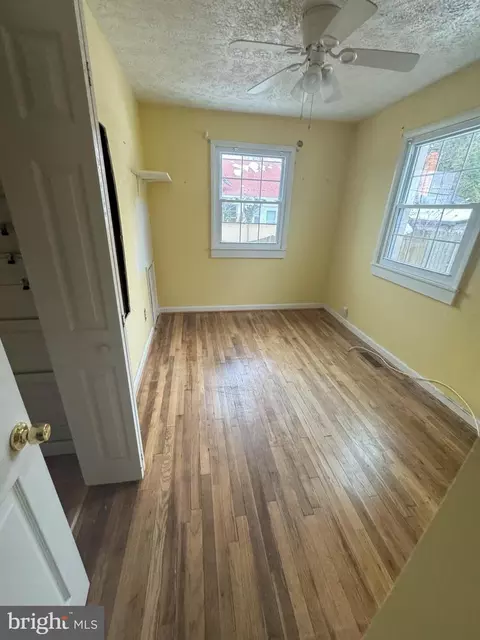 Bedroom - 400 Meadow Rd, Baltimore, MD 21206 photo 1 of 3