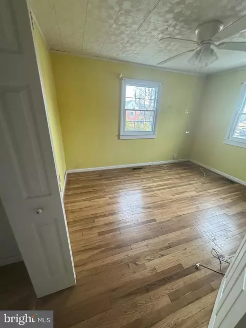 Bedroom - 400 Meadow Rd, Baltimore, MD 21206 photo 2 of 3