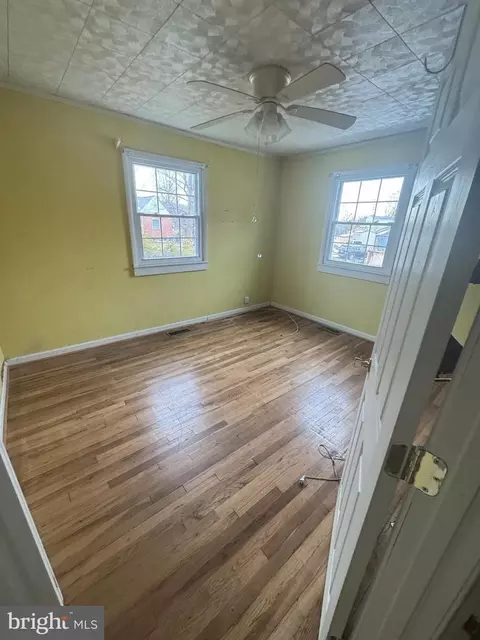 Bedroom - 400 Meadow Rd, Baltimore, MD 21206 photo 3 of 3