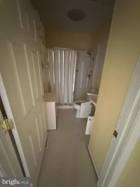 Entry Way - 400 Meadow Rd, Baltimore, MD 21206 photo 1 of 1