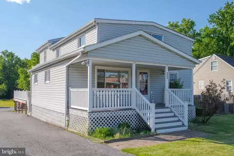9942 Bird River Rd, Middle River, MD 21220