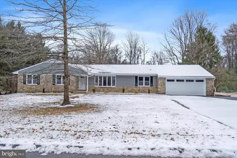 105 Nob Hill Park Dr, Reisterstown, MD 21136