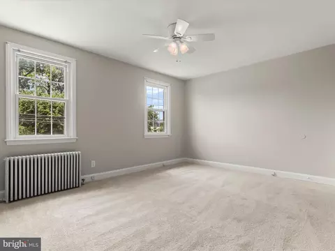 Bedroom - 915 Maiden Choice Ln, Baltimore, MD 21229 photo 3 of 5