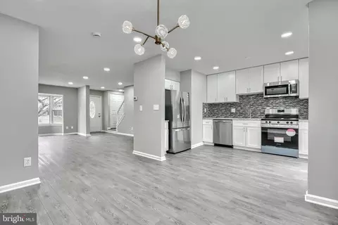 8 Powderock Pl, Nottingham, MD 21236