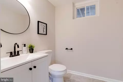 Bath - 8 Marmaduke Ct, Baldwin, MD 21013 photo 6 of 6