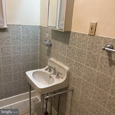 Bath - 35 3rd Ave, Halethorpe, MD 21227 photo 3 of 4