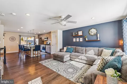 9955 Ravenhurst Rd, Middle River, MD 21220 photo 16
