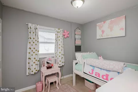 Bedroom - 21 Glider Dr, Middle River, MD 21220 photo 4 of 8