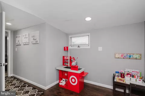 Entry Way - 21 Glider Dr, Middle River, MD 21220 photo 10 of 10
