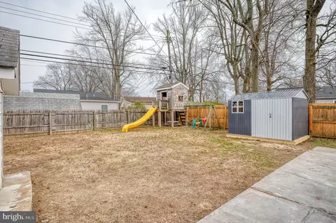 Exterior - 21 Glider Dr, Middle River, MD 21220 photo 5 of 9