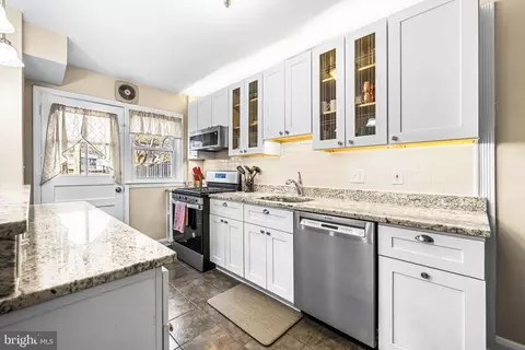 Kitchen - 7032 Heathfield Rd, Baltimore, MD 21212 photo 2 of 4