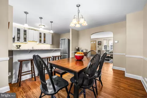 Dining - 7032 Heathfield Rd, Baltimore, MD 21212 photo 3 of 4