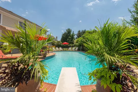 10 Brookfield Garth, Lutherville Timonium, MD 21093