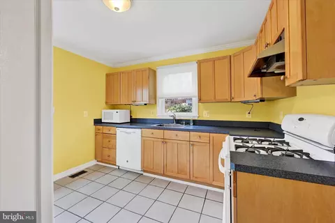 Kitchen - 301 Willow Ave, Baltimore, MD 21206 photo 2 of 4