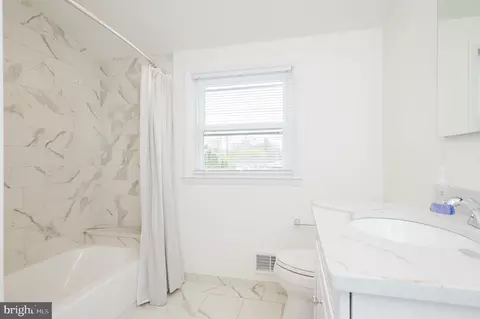 Bath - 6604 Linco Ave, Baltimore, MD 21209 photo 2 of 4