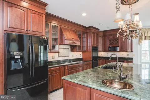 Kitchen - 6604 Linco Ave, Baltimore, MD 21209 photo 2 of 6