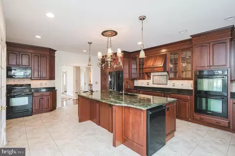 Kitchen - 6604 Linco Ave, Baltimore, MD 21209 photo 6 of 6