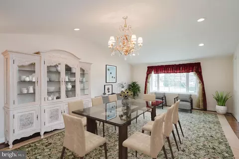 Dining - 6604 Linco Ave, Baltimore, MD 21209 photo 1 of 1