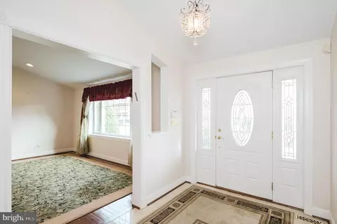Entry Way - 6604 Linco Ave, Baltimore, MD 21209 photo 1 of 3